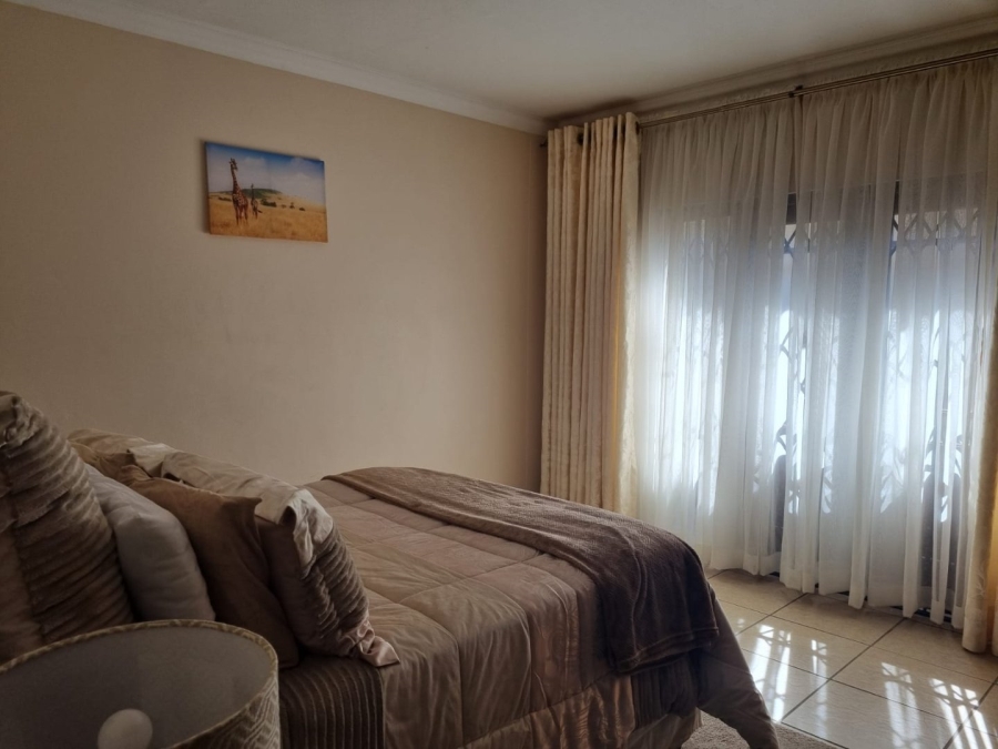 To Let 2 Bedroom Property for Rent in Melodie North West